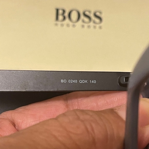 Boss orange eyeglass gray and silver flexible frames.no damage. Good conditions - Picture 4 of 13
